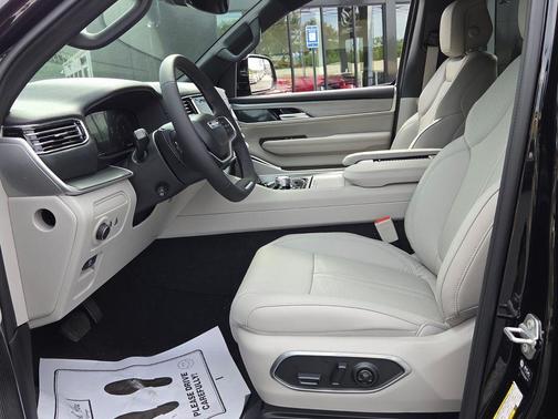 Gloss Black 2026 Jeep Grand Wagoneer Base