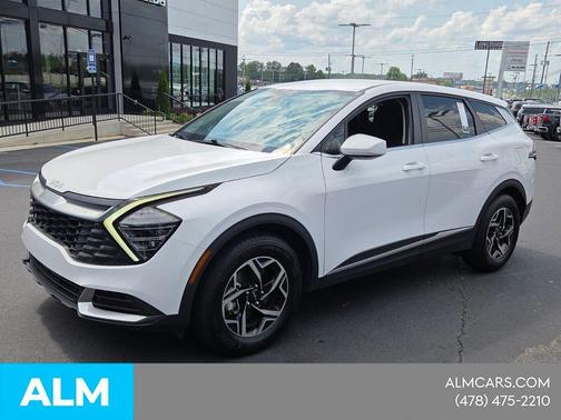 Glacial White Pearl 2025 Kia Sportage LX