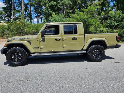 2025 Jeep Gladiator Sport