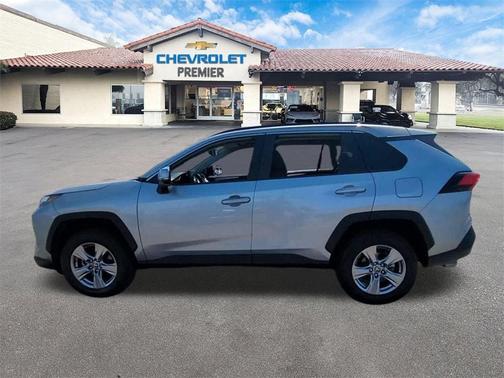 2022 Toyota RAV4 XLE