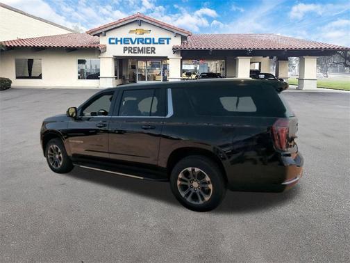 2025 Chevrolet Suburban LS