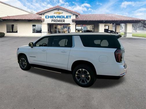 2025 Chevrolet Suburban LS