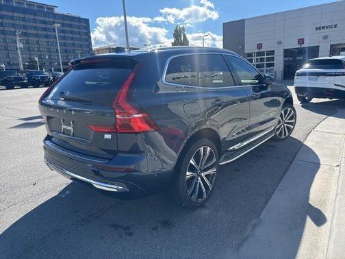 2023 Volvo XC60 B5 Plus Bright Theme