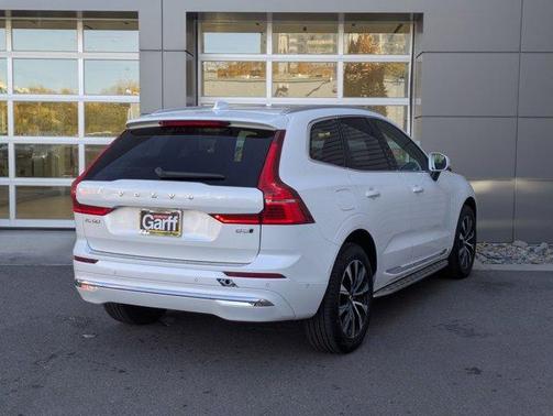 2023 Volvo XC60 B5 Plus Bright Theme