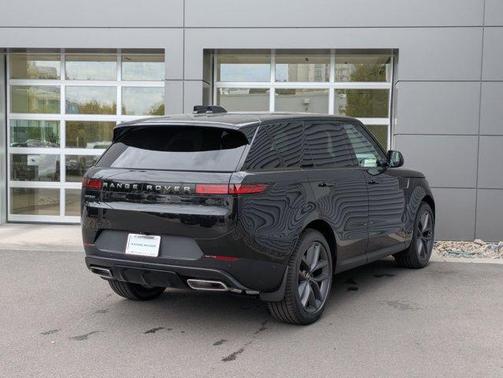 2025 Land Rover Range Rover Sport P360 SE
