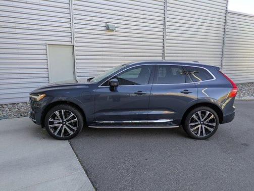 2023 Volvo XC60 Recharge Plug-In Hybrid T8 Ultimate Bright Theme