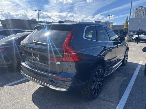 2023 Volvo XC60 Recharge Plug-In Hybrid T8 Ultimate Bright Theme