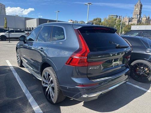 2023 Volvo XC60 Recharge Plug-In Hybrid T8 Ultimate Bright Theme