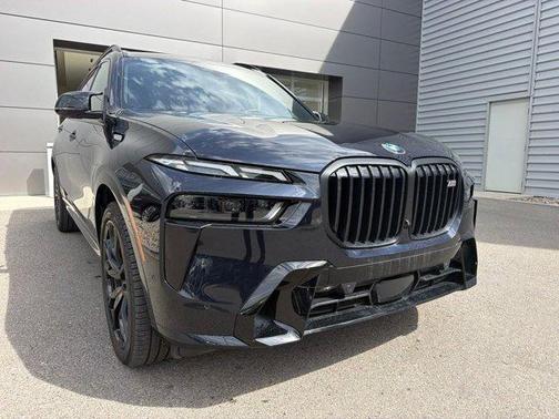 Carbon Black Metallic 2025 BMW X7 M60i