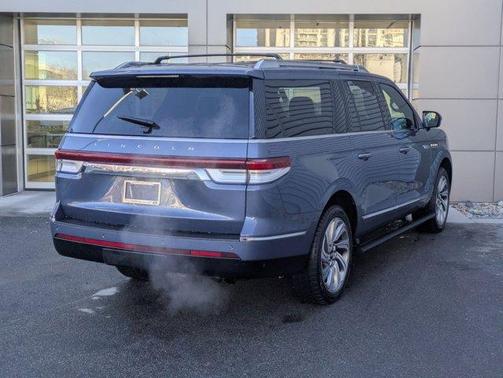2022 Lincoln Navigator L Reserve