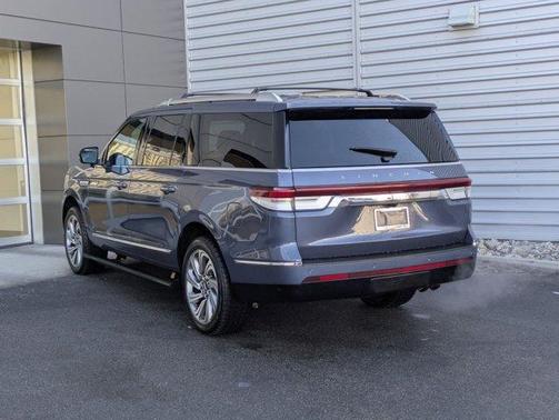 2022 Lincoln Navigator L Reserve