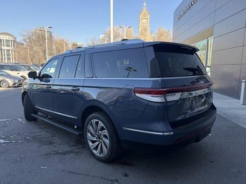 2022 Lincoln Navigator L Reserve