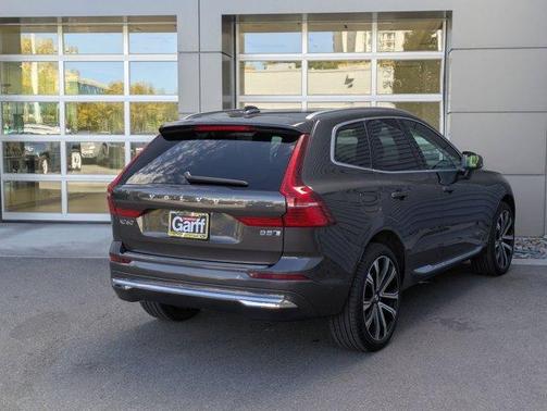 2023 Volvo XC60 B5 Ultimate Bright Theme