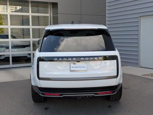 2025 Land Rover Range Rover P400 SE