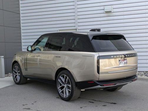 2025 Land Rover Range Rover P530 SE