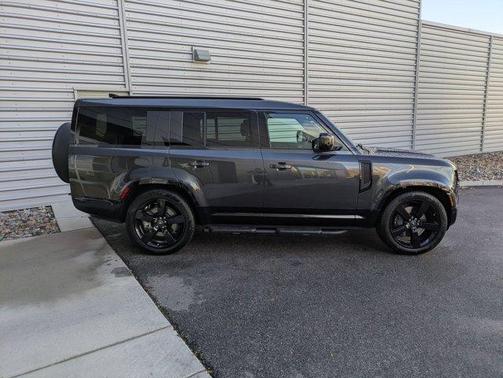 2025 Land Rover Defender P400 X-Dynamic SE