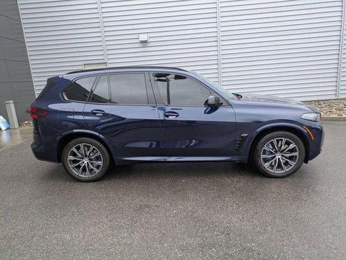 Tanzanite Blue II Metallic 2025 BMW X5 M60i
