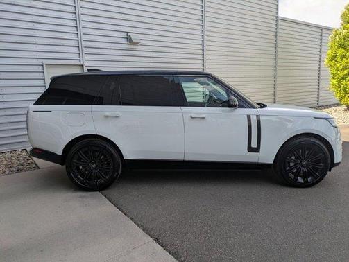 2025 Land Rover Range Rover P530 SE 7 Seat