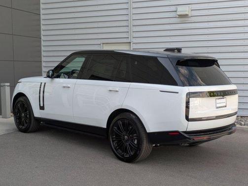 2025 Land Rover Range Rover P530 SE 7 Seat