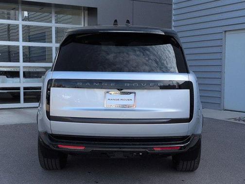 2025 Land Rover Range Rover P400 SE