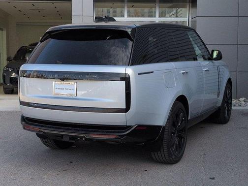2025 Land Rover Range Rover P400 SE