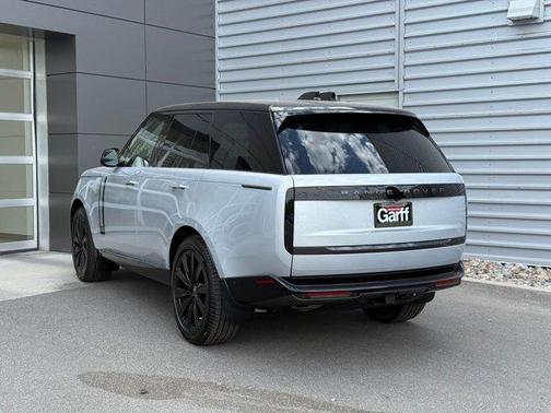 2025 Land Rover Range Rover P400 SE