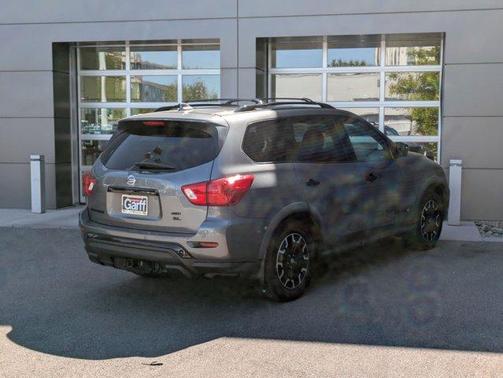 2020 Nissan Pathfinder SL