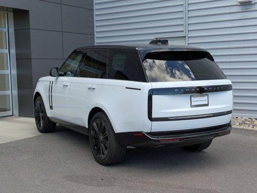 2025 Land Rover Range Rover P400 SE