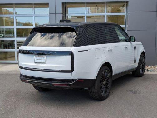 2025 Land Rover Range Rover P400 SE