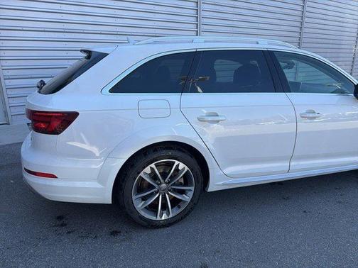Glacier White Metallic 2018 Audi A4 allroad 2.0T Premium