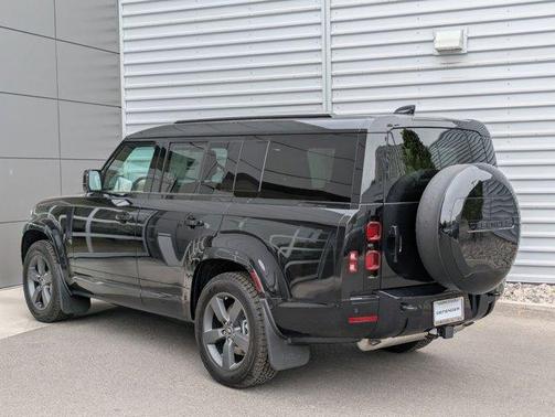 2025 Land Rover Defender P400 X-Dynamic SE