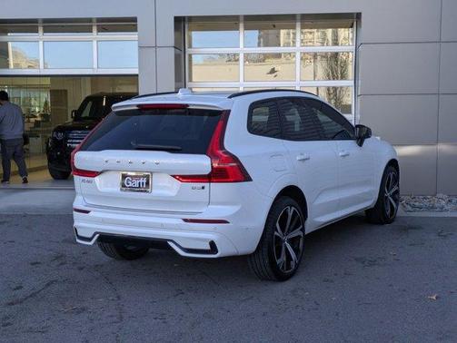2025 Volvo XC60 B5 Ultra