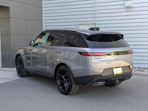 2025 Land Rover Range Rover Sport P360 SE