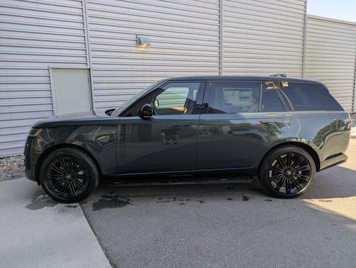 2025 Land Rover Range Rover P400 SE 7 Seat