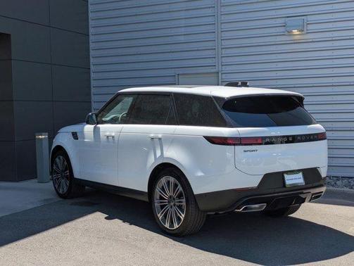 2025 Land Rover Range Rover Sport P360 SE
