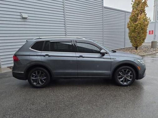 Platinum Gray Metallic 2023 Volkswagen Tiguan 2.0T SE