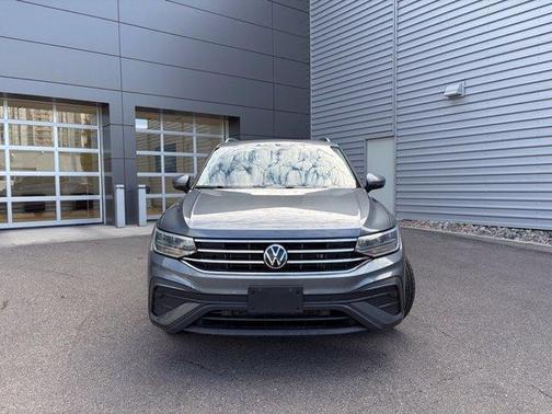 Platinum Gray Metallic 2023 Volkswagen Tiguan 2.0T SE