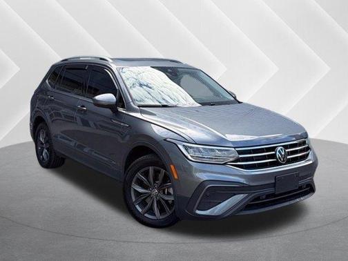 Platinum Gray Metallic 2023 Volkswagen Tiguan 2.0T SE