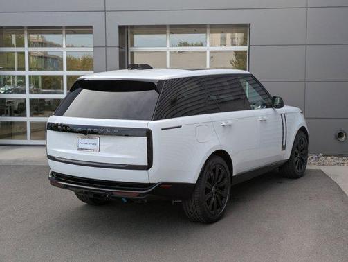 2025 Land Rover Range Rover P530 SE