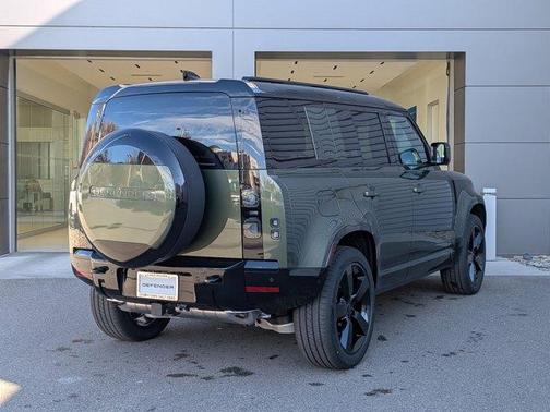 2026 Land Rover Defender P400 X-Dynamic SE