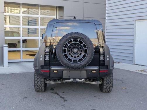 2025 Land Rover Defender OCTA