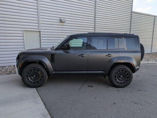 2025 Land Rover Defender OCTA