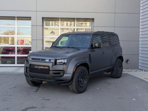 2025 Land Rover Defender OCTA