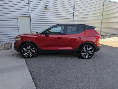 2022 Volvo XC40 Recharge Pure Electric P8 Twin Plus