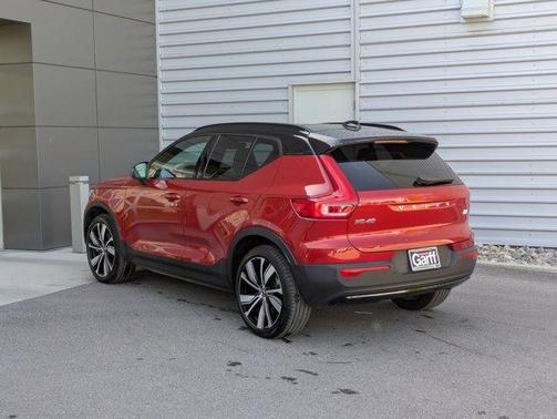 2022 Volvo XC40 Recharge Pure Electric P8 Twin Plus