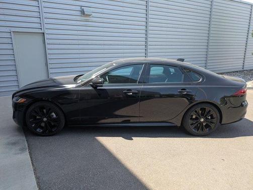 2024 Jaguar XF R-Dynamic SE