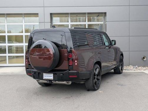 2025 Land Rover Defender P400 X-Dynamic SE