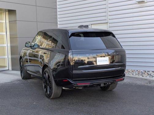 2026 Land Rover Range Rover P530 SE