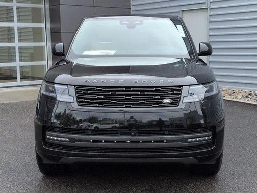 2026 Land Rover Range Rover P530 SE