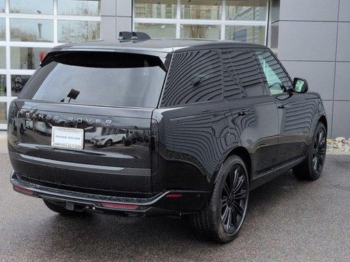 2026 Land Rover Range Rover P530 SE